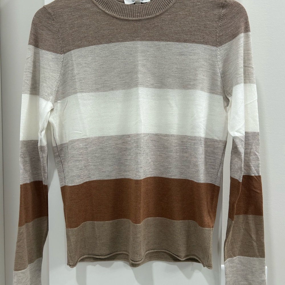 Splendid women Crewneck Sweater in cream tan colors. NWOT